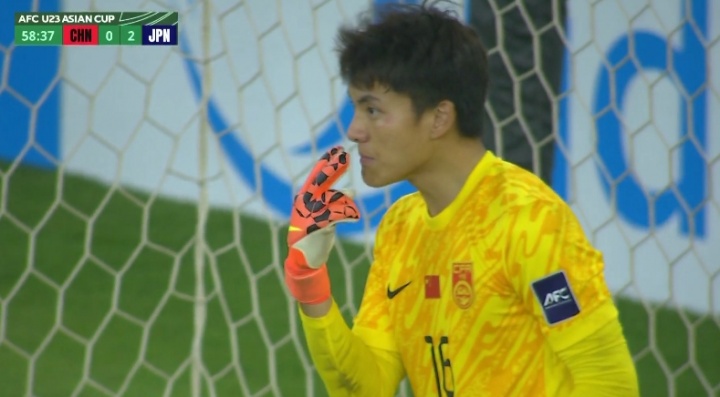 v体育-佐藤龙之介：罚点前没听清李昊喊什么，他的做法很常见而我很专注