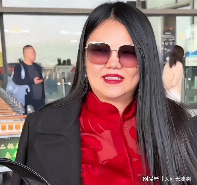 v体育-自作孽不可活！高调炫富的李湘再传“噩耗”，私生活被扒个底朝天