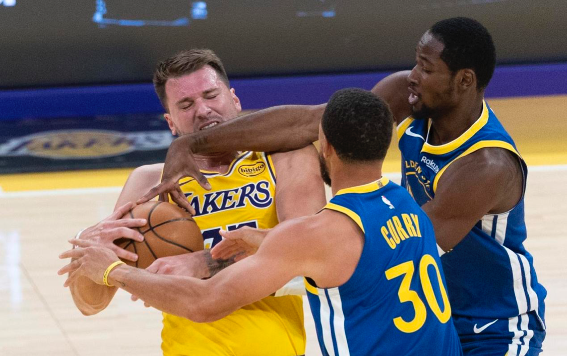 v站体育-废队友？离开库里后，库明加成为老鹰MVP！