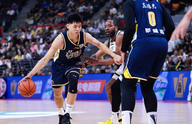 v站体育-广东惨败暴露致命短板！8名国内球员仅18分，杜锋冲冠梦彻底破碎